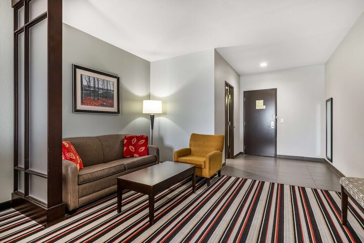 Room 12 of 38