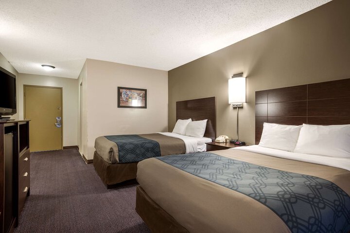 Room 34 of 48