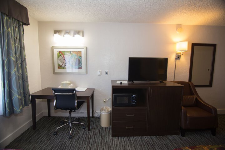 Room 43 of 86