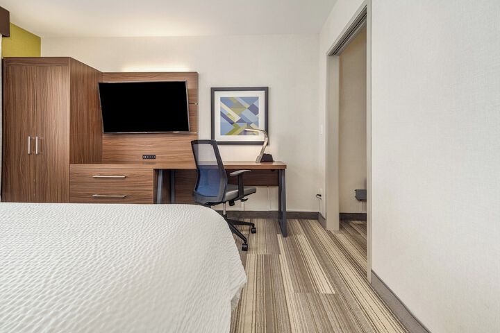 Room 212 of 348