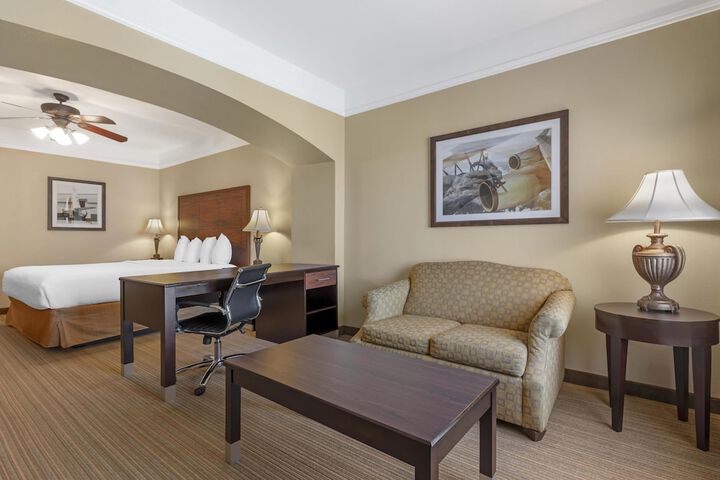 Best Western Plus Monica Royale Inn & Suites