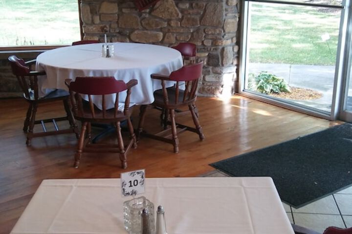 Dining 57 of 73