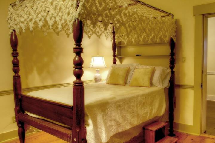 Room 9 of 30