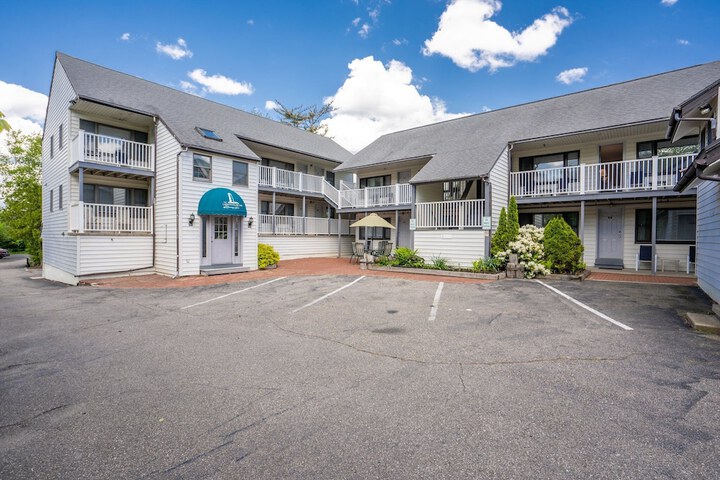 Hotel 4 of 53