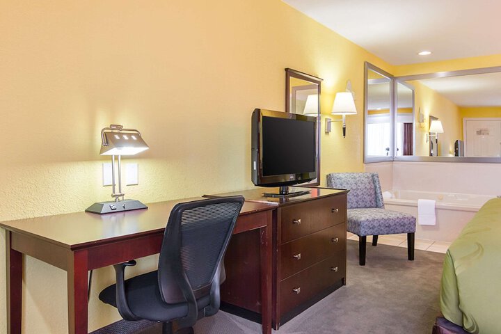 Quality Inn Carthage