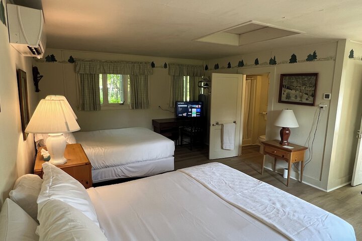 High Tide Inn