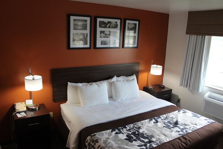 Sleep Inn & Suites North Liberty - Liberty City