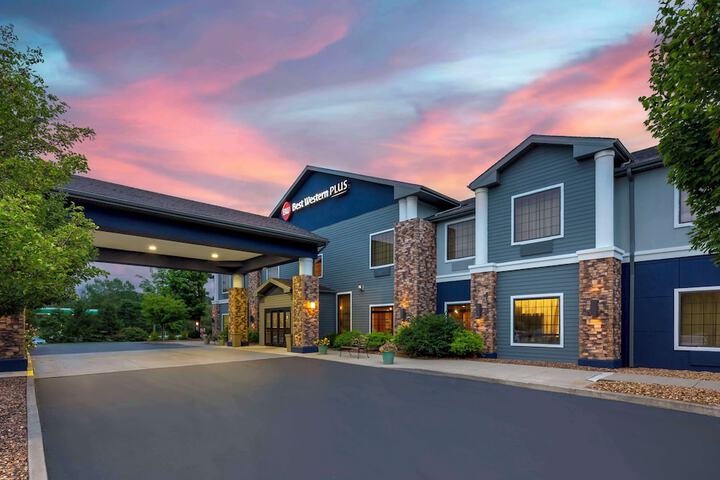 Best Western Plus Victor Inn & Suites