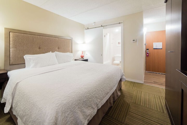 Room 70 of 96