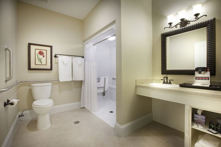 Room 17 of 38