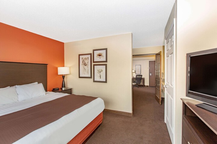 Room 12 of 27