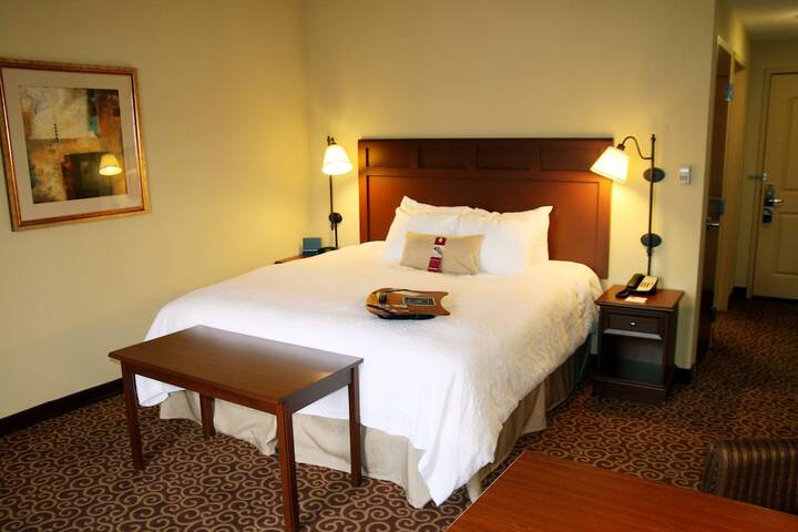 Room 17 of 34