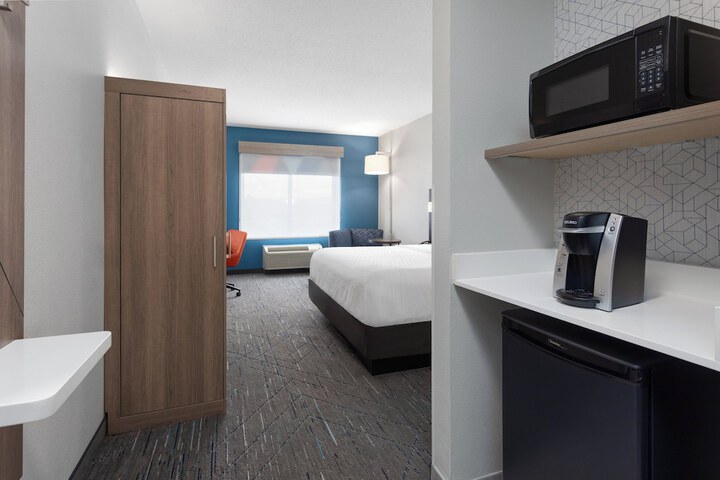 Room 9 of 29
