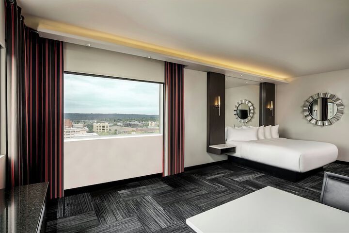The Davenport Grand Autograph Collection