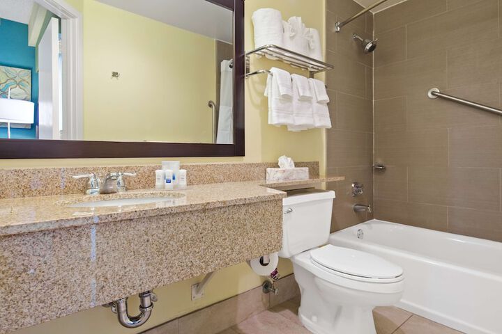 Best Western Plus Deerfield Beach Hotel & Suites