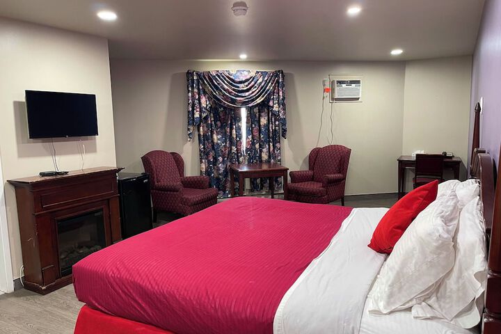 Room 33 of 41
