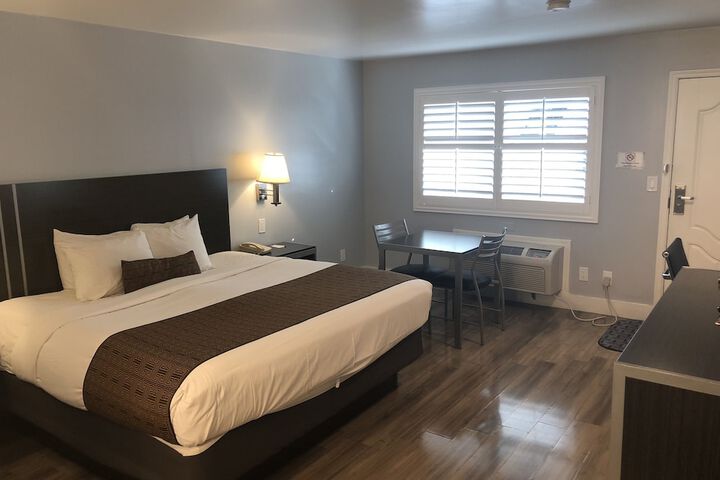 Room 18 of 34