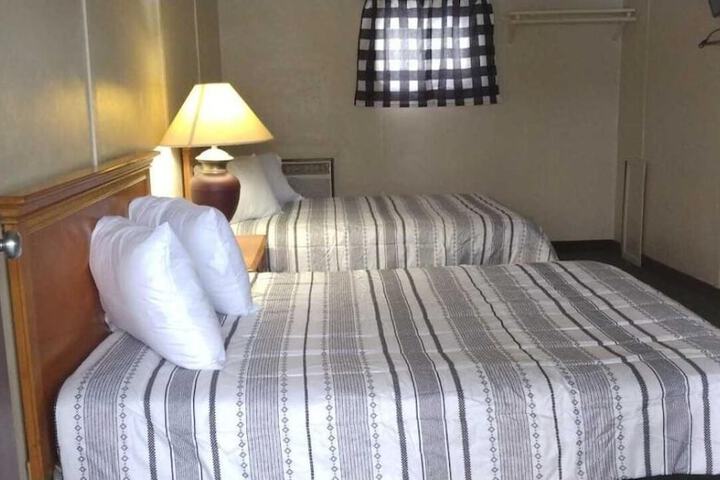 Marinette Inn