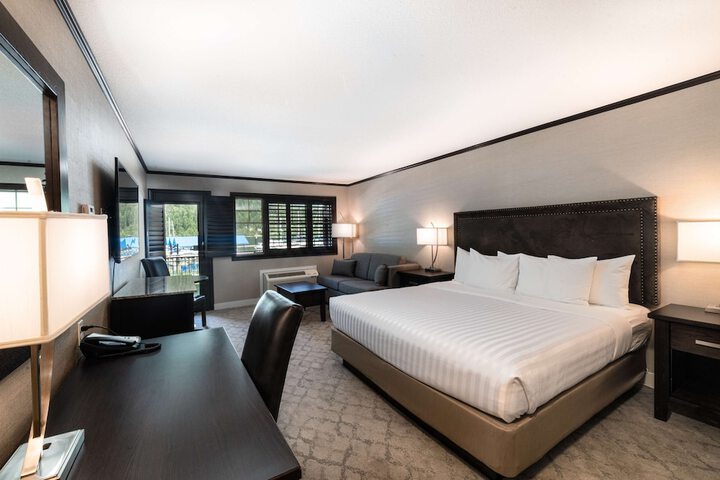 Room 35 of 158