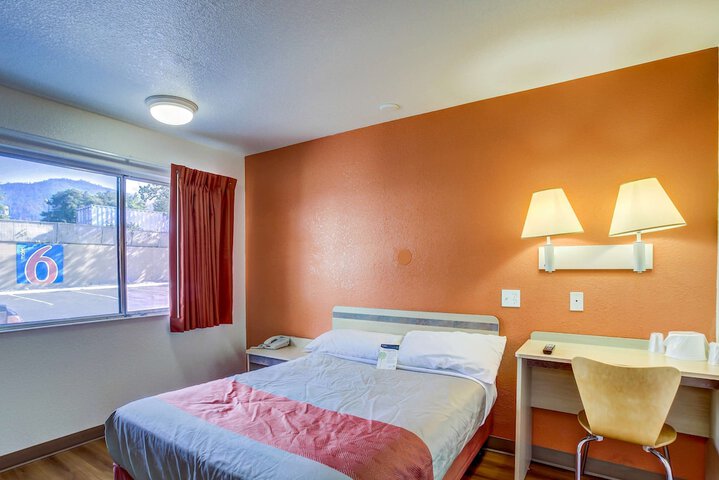 Motel 6 Grants Pass OR