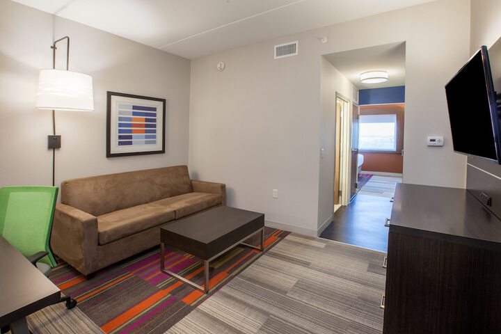 Room 25 of 46