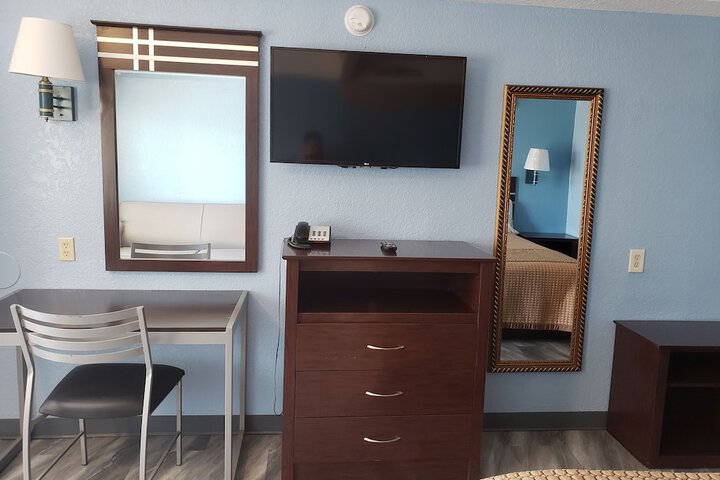 Room 8 of 20