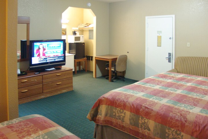 Room 15 of 40