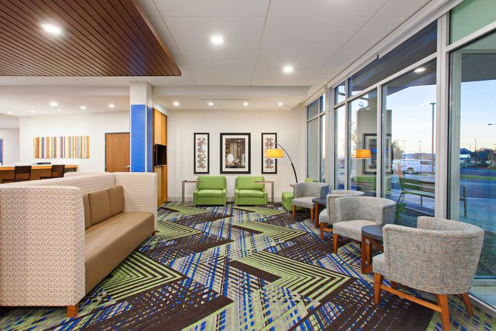 Holiday Inn Express & Suites Moses Lake by IHG