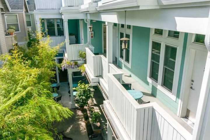 Sundeck 16 of 23