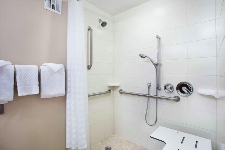Embassy Suites by Hilton Lexington / UK Coldstream