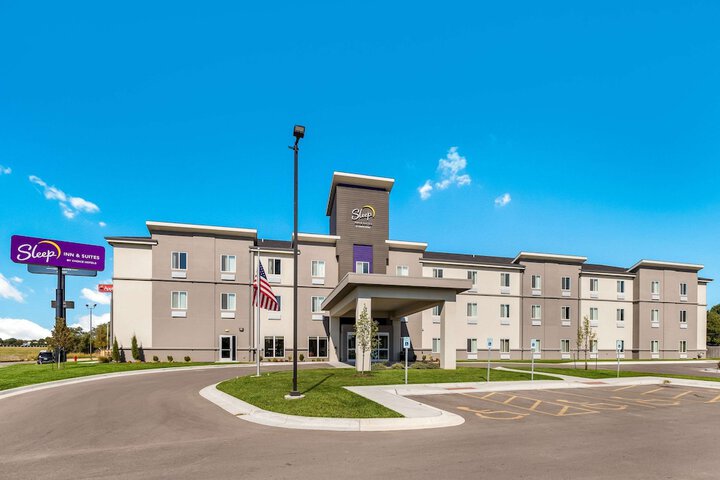 Hotel 2 of 72