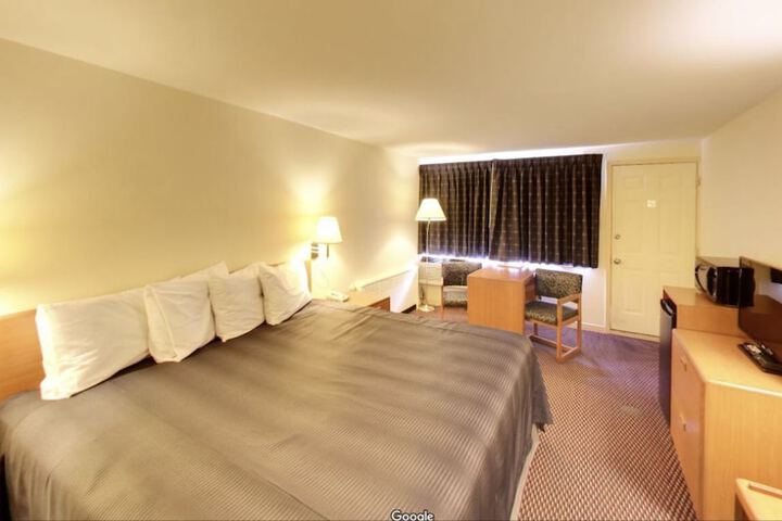 Travelers Inn