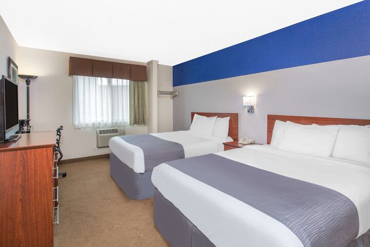 Room 8 of 19