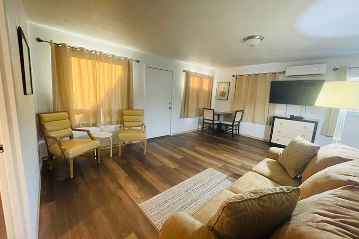 Room 25 of 61