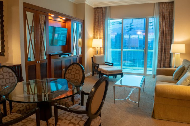 Room 27 of 40