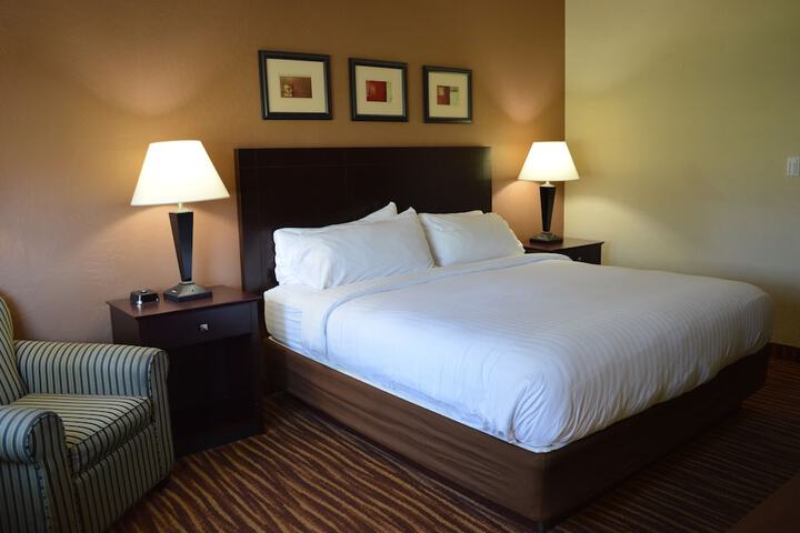 Room 13 of 27