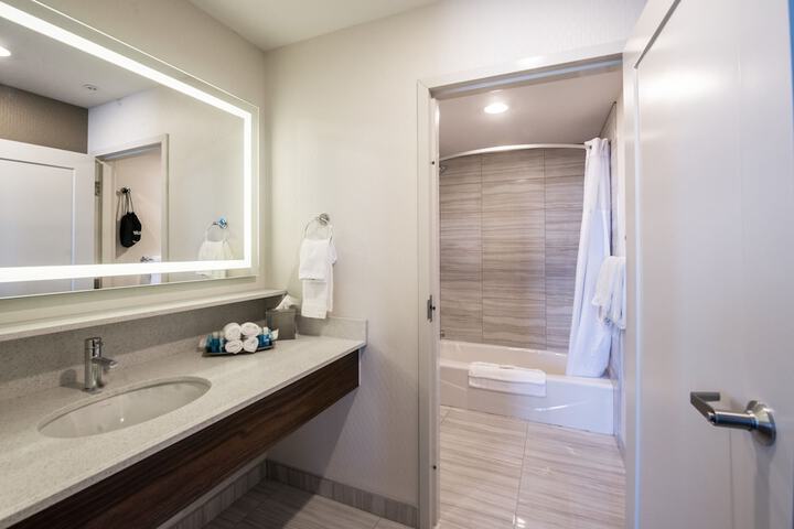 Encore Suites by Service Plus Inns