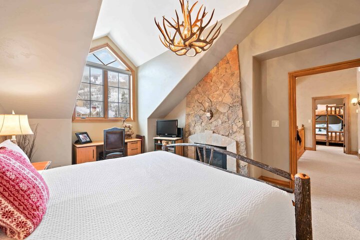 Room 20 of 34