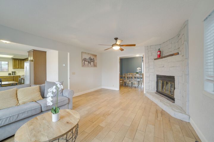 Pet-friendly Hollister Getaway w / Grill!