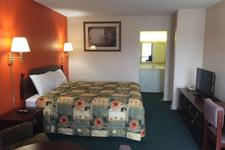 Room 3 of 7