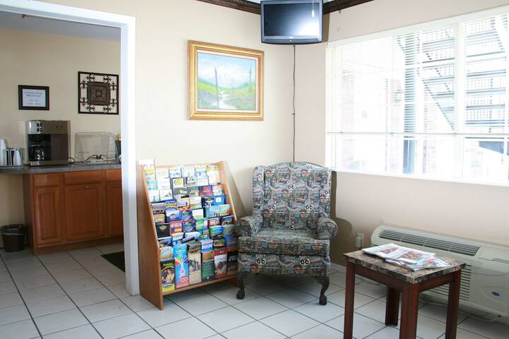 Claremore Motor Inn