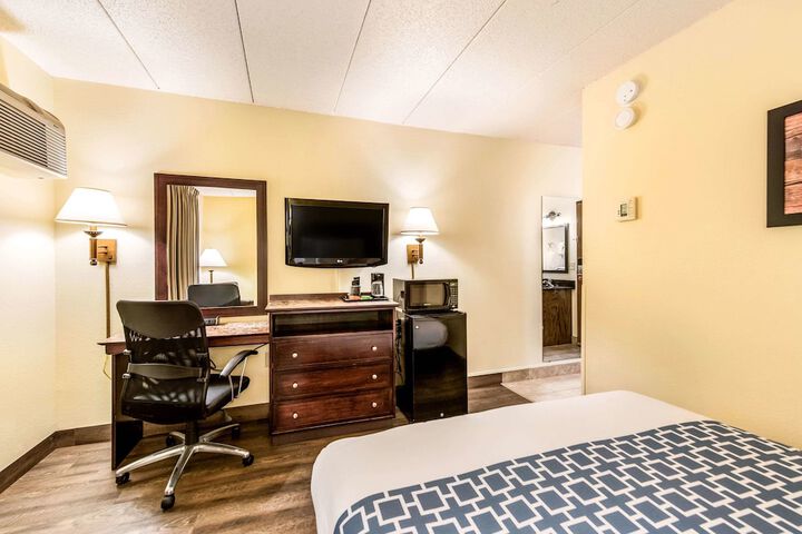 Room 17 of 30