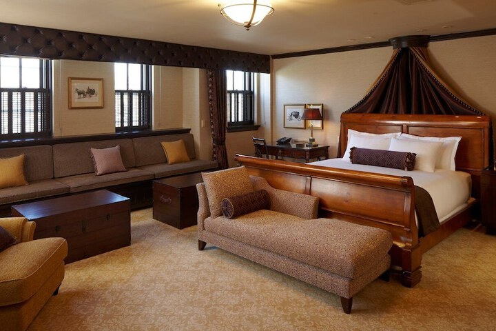 Room 44 of 89