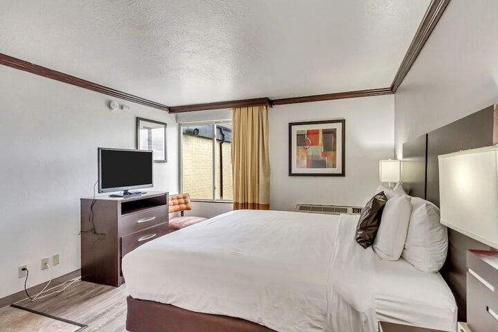 Room 22 of 103