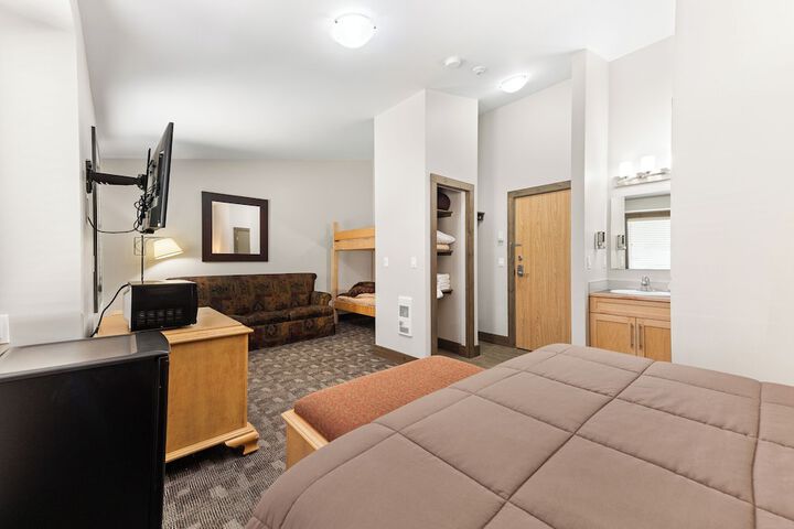 Room 25 of 46