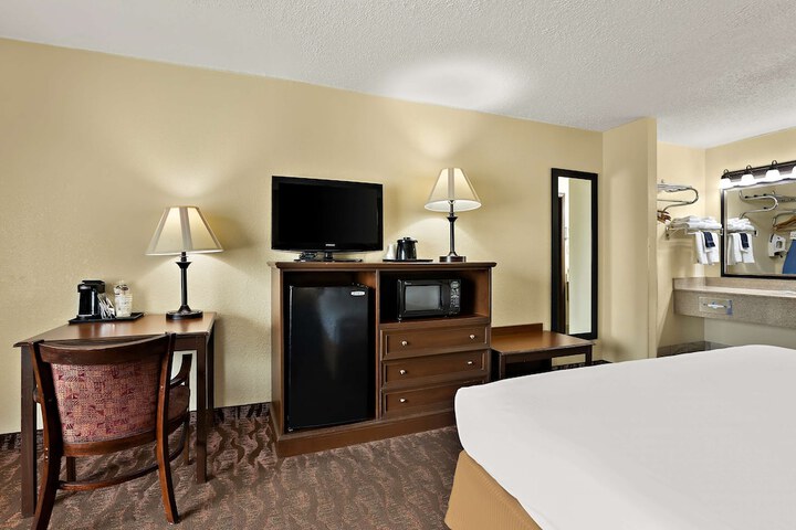 Room 32 of 62
