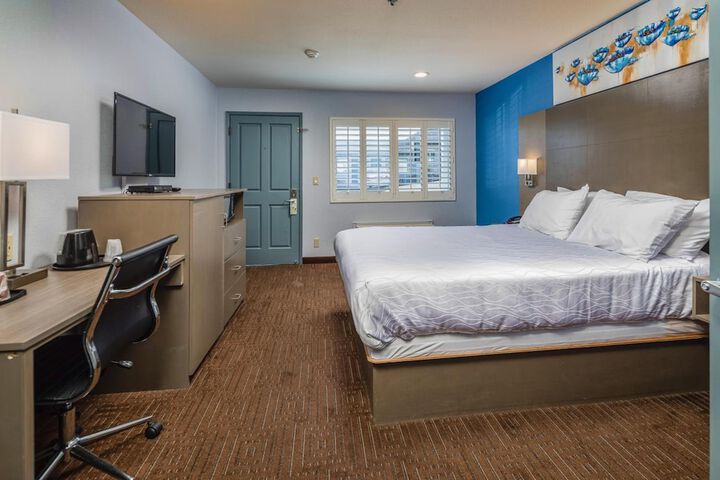 Room 10 of 35
