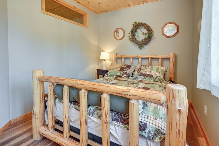 Cozy Lake Wissota Escape w / Community Dock!