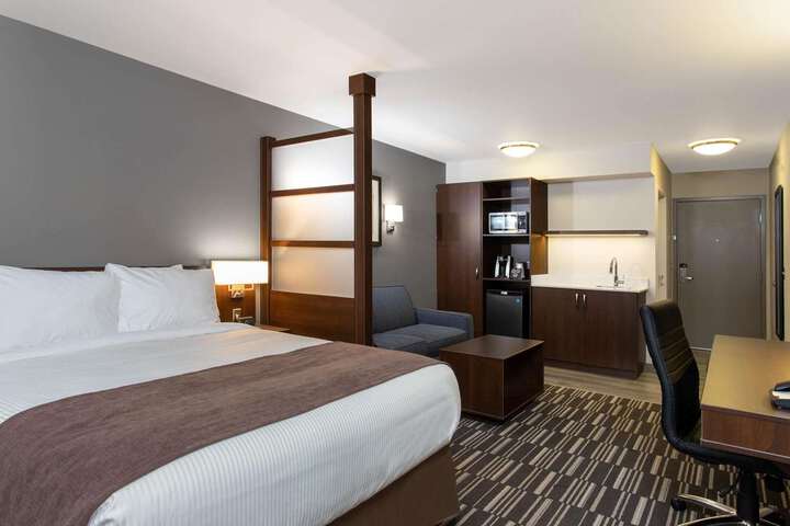 Suite 9 of 26