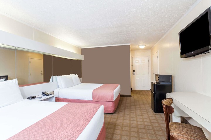 Room 7 of 13